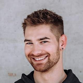 Roman Bartos, Accomplished UI Designer.