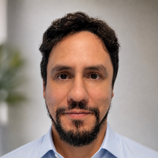 Arnaldo Silva Rodrigues Junior, Freelance OutSystems Engineer.