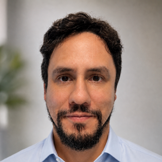Arnaldo Silva Rodrigues Junior, Freelance OutSystems Engineer.