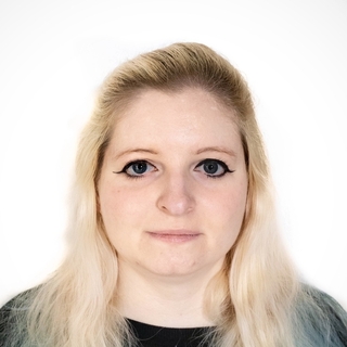 Karolina Modes, AWS Cognito Coder.