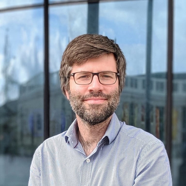 Simon Stratton
