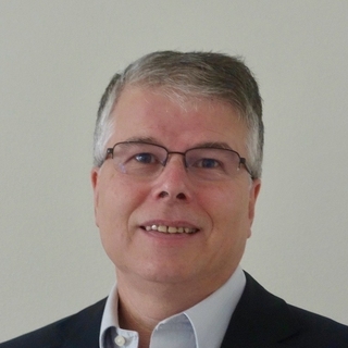 Keith Ewen, Senior Oracle Programmer and Consultant.