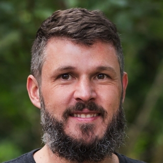 Anderson Luiz Ferrari, Senior web scraping Programmer and Consultant.