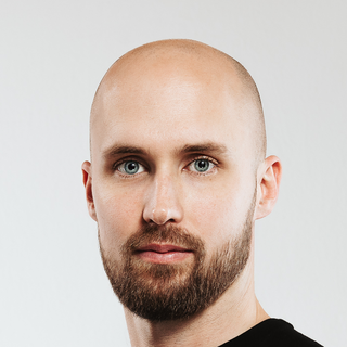 Robin Holesinsky, UI Designer for Hire.
