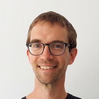 Kevin Bloch, Accomplished Zapier Freelancer.