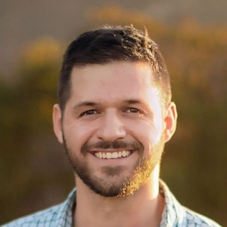 Max Burnside, Expert Icon Designer Freelance.