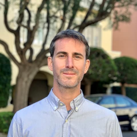 Zachary Elfman, Management Consultant in Vigo, Spain