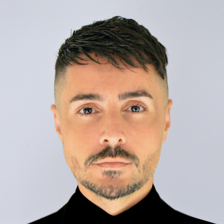 Matthew Mandravelis, fintech Designer for Hire.
