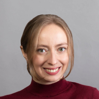 Kate Papiashvili, Fractional CFO Freelancer.