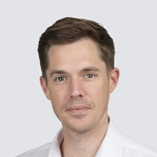 Graeme Geoffrey Macdonald, Freelance Financial Analysis Specialist.