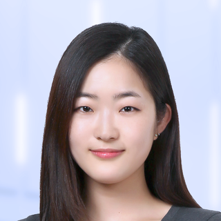 Lauren Song, e-commerce website Design Freelancer.