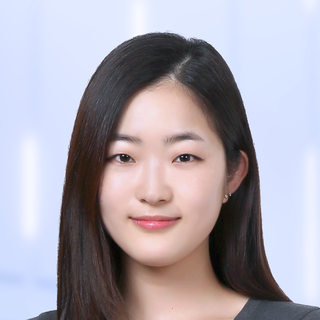 Lauren Song, e-commerce website Design Freelancer.