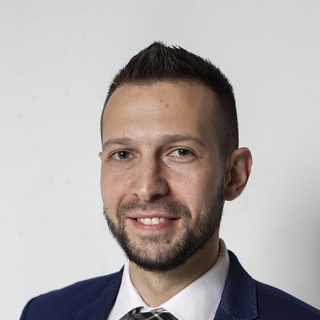 Mihnea Dinu, Accomplished DAX Freelancer.