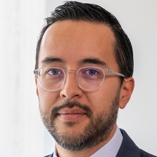 Ernesto Grijalva Ortega, CFA, Top McKinsey consultants Freelancer.