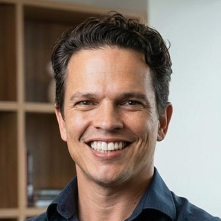 Antonio Stepien, ARM Freelancer.