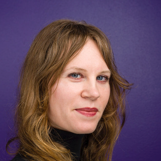Alexandra Jones, forms Design Freelancer.