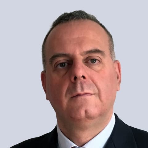 Emilio Labrador, Management Consultant in Paris, France