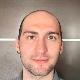 Mansur Segmen, Freelance iOS Engineer.