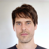 Luciano Nomdedeu, Freelance Angular Engineer.