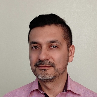 César Montaña, Freelance data analysis Developer for Hire.