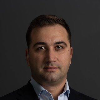 Adrian Petcu, AngularJS Freelancer.