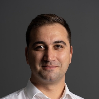 Adrian Petcu, AngularJS Freelancer.