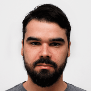 Bruce Rodrigues, Senior mobile app Programmer and Consultant.