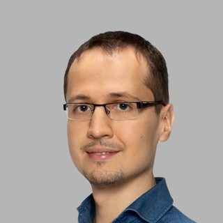 Aleksander Korzynski, Senior Linux Programmer and Consultant.