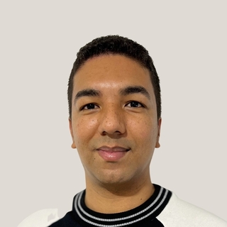 Iduart Dean Barrios, Senior plaid API Programmer and Consultant.