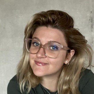 Alina Casandra Voicu, immersive Design Freelancer.