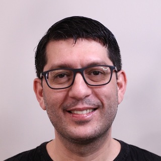 David Babijaev, Freelance Mockups Designer.