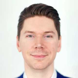 Hans van de Bruggen, Expert Chatbot Designer Freelance.