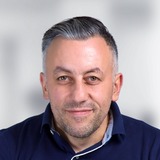 Karen Vardazaryan, Senior Web Designer for Hire.