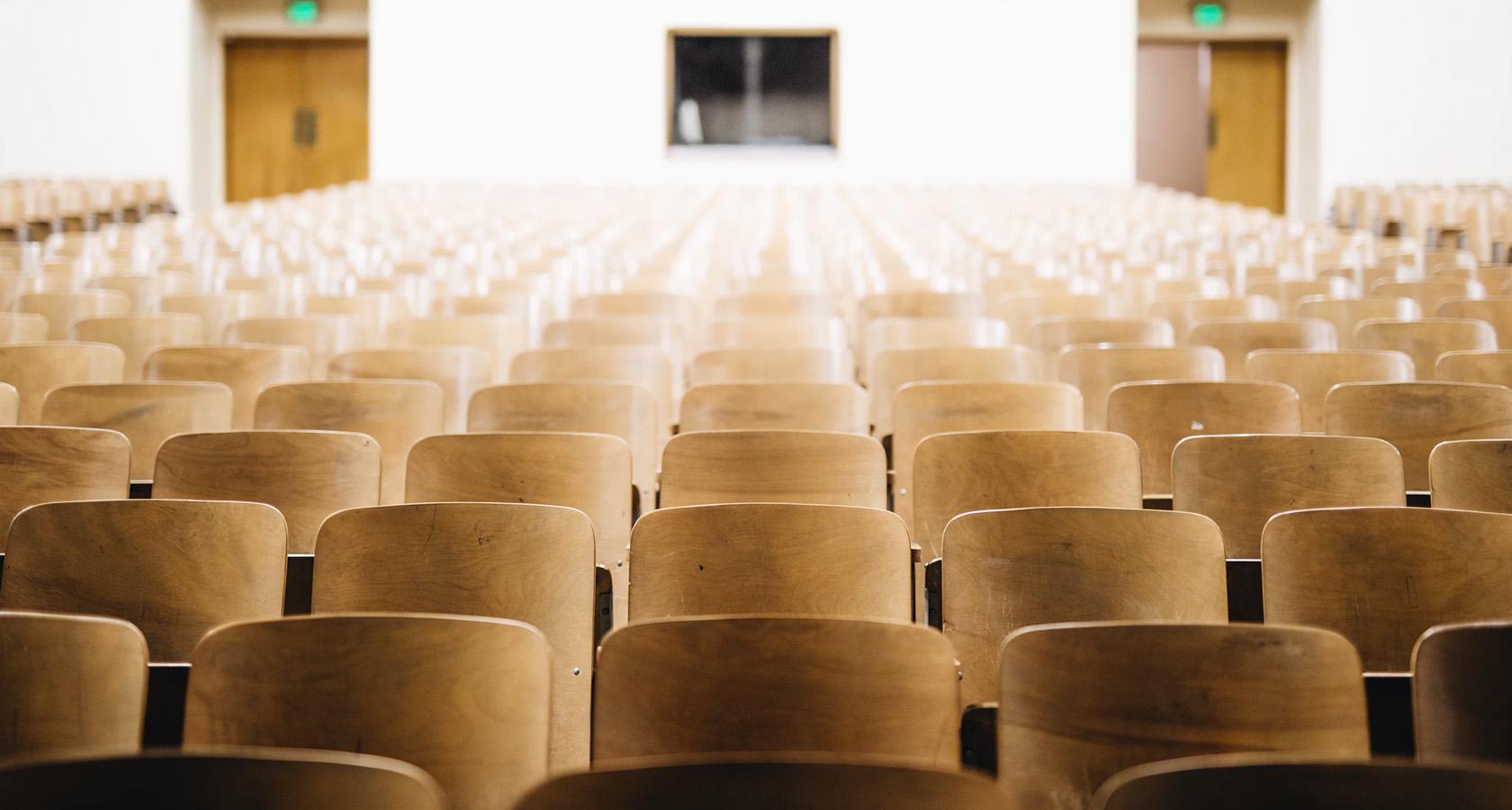 Graphic designer education requirements