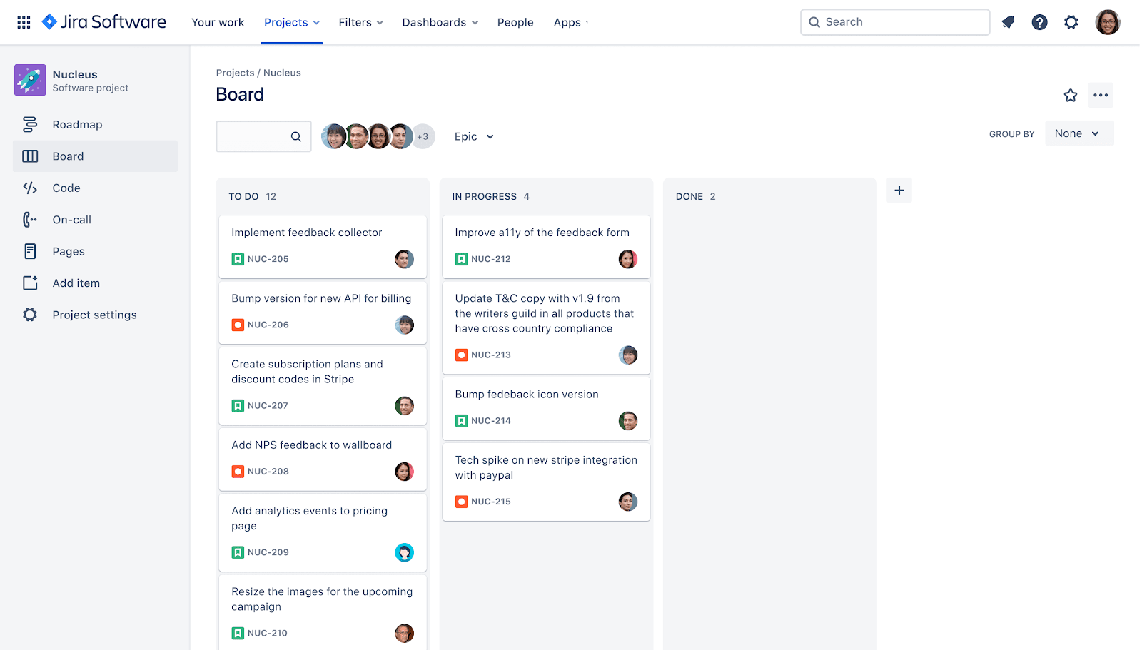 Captura de pantalla de un tablero Jira Kanban típico que muestra tareas pendientes y en curso.